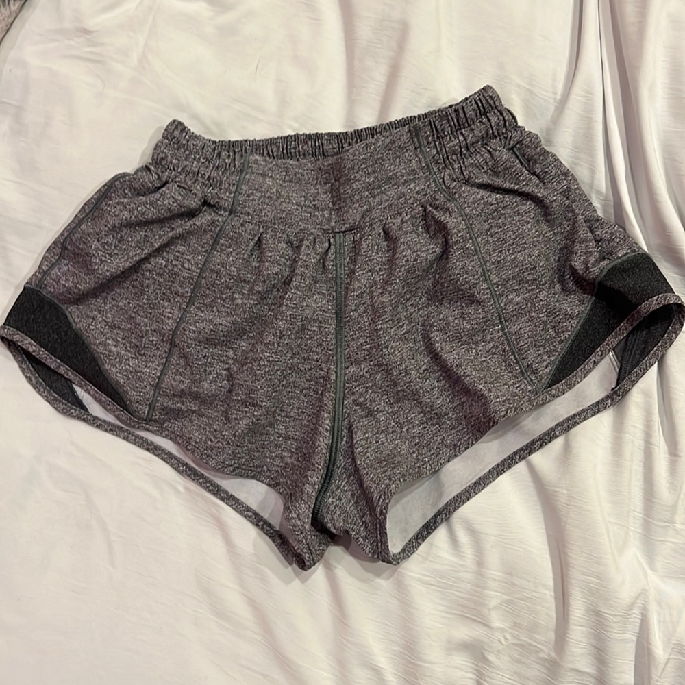 Lululemon heathered grey hotty hot shorts 2.5inch